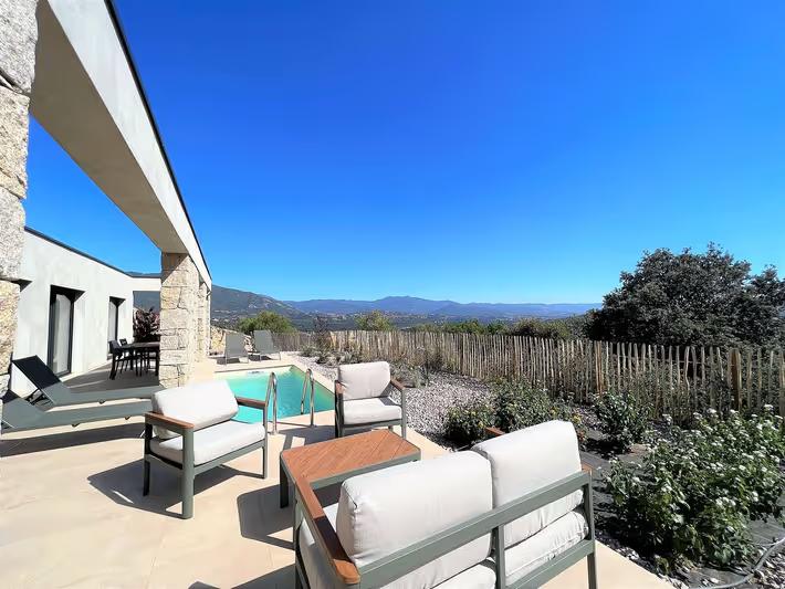 Villa en corse sur colline 