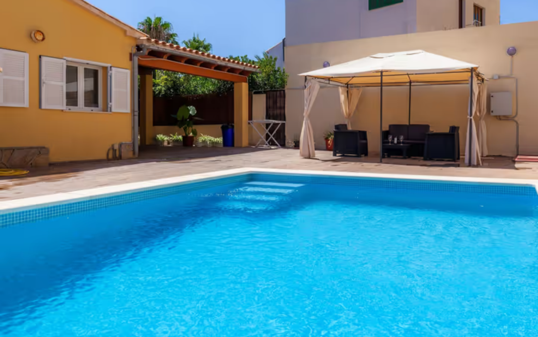 Villa de ville moderne  avec piscine