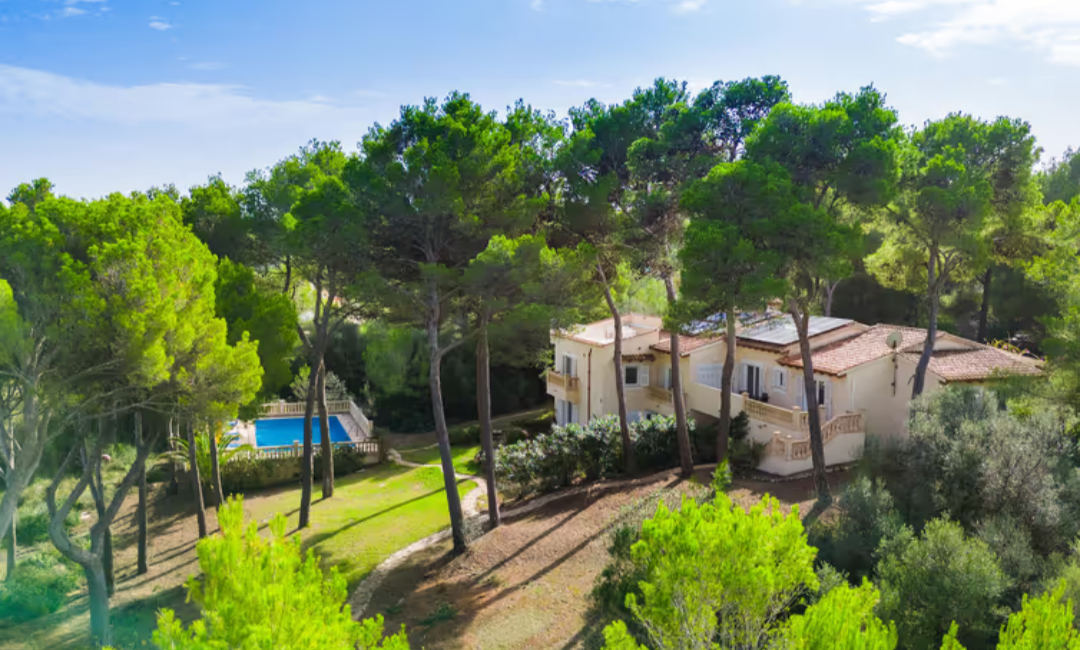 Finca pour des vacances calme avec piscine 