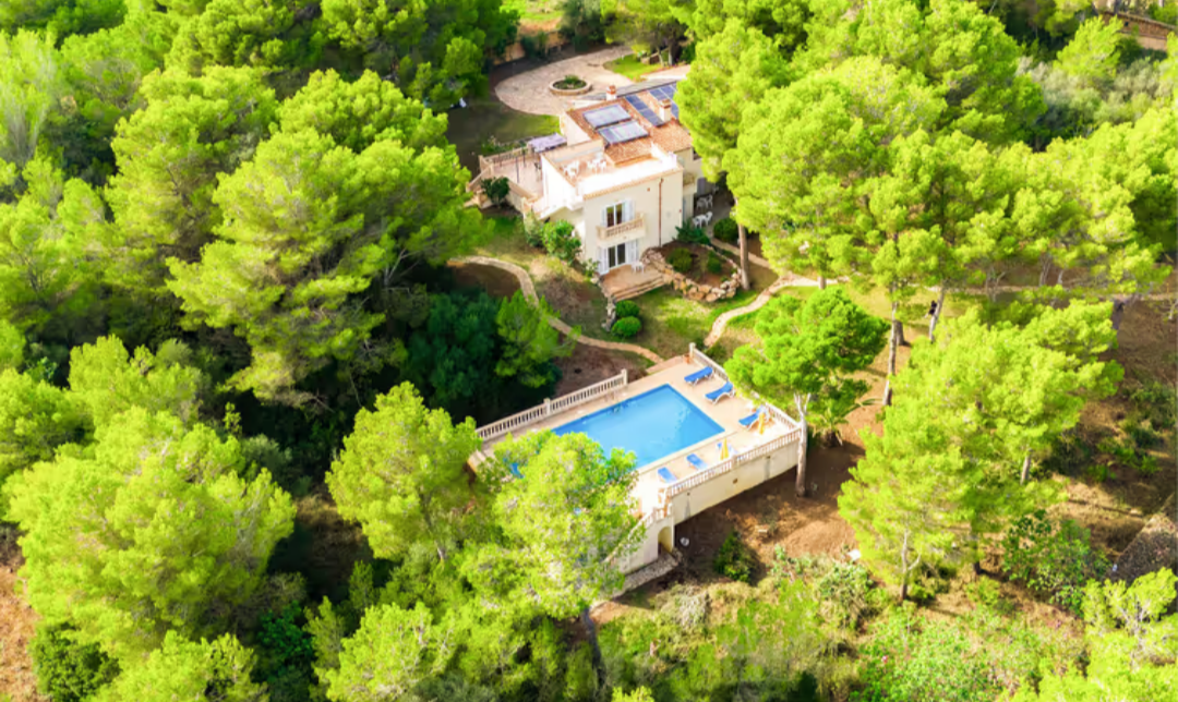 Finca pour des vacances calme avec piscine 