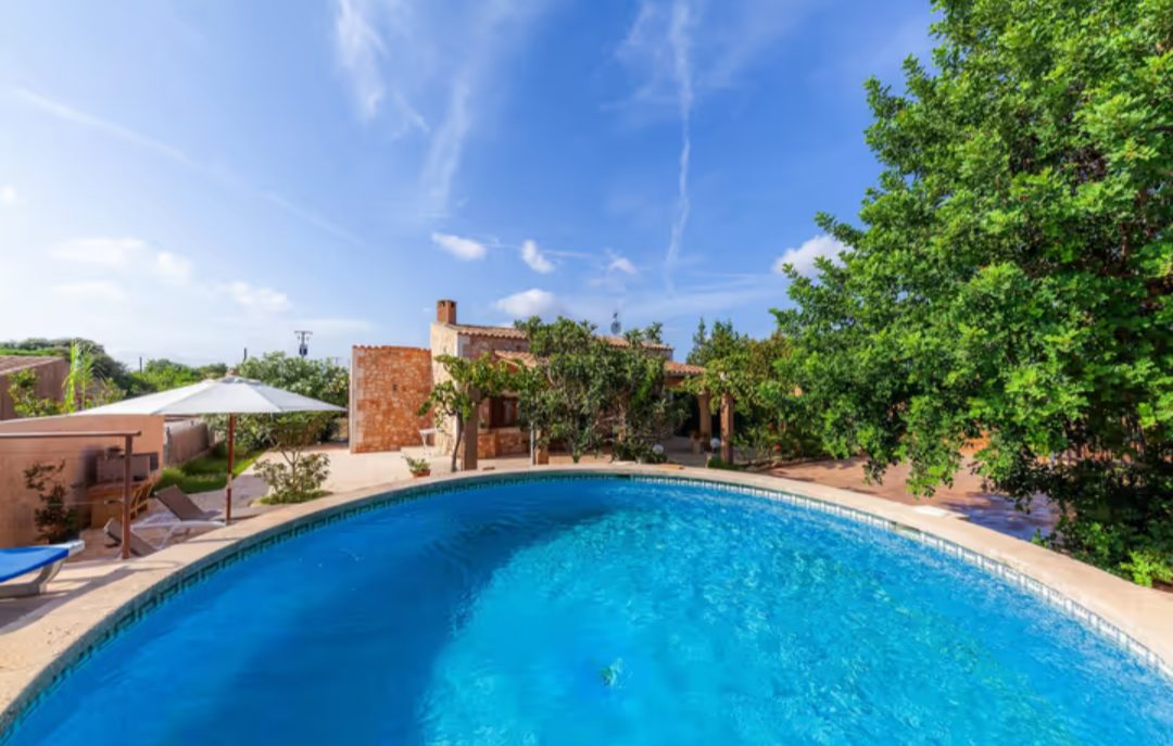 Maison de campagne avec piscine à proximité d'un parc naturel et proche de la plage 