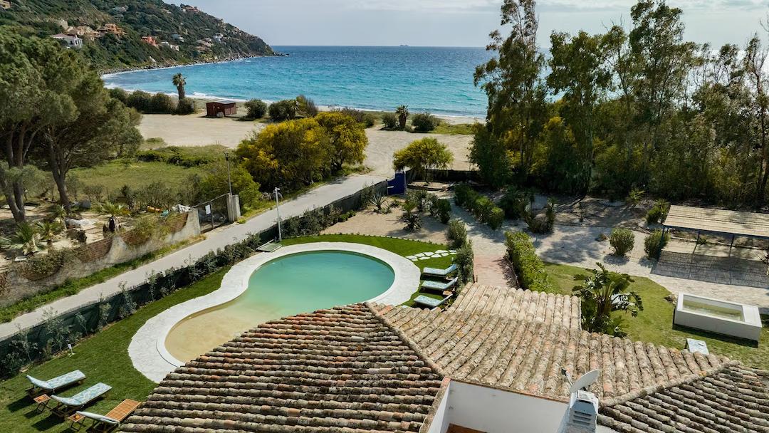 Villa au bord de la mer avec piscine privée 
